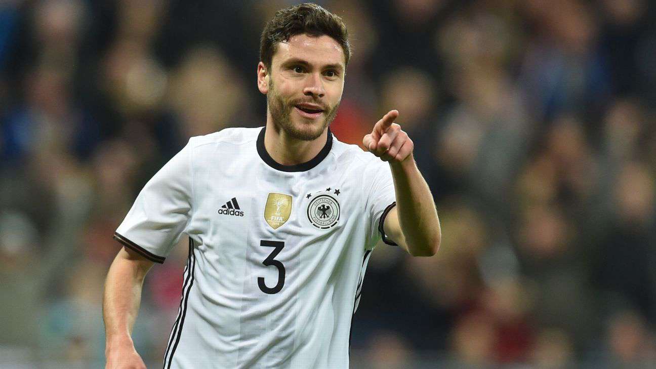 Dortmund active la piste Hector