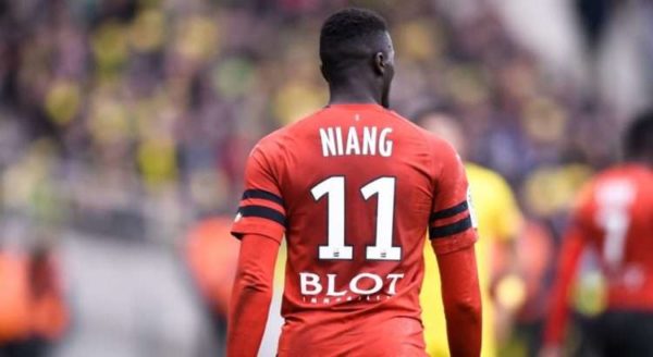 Rennes tente une négociation pour Niang