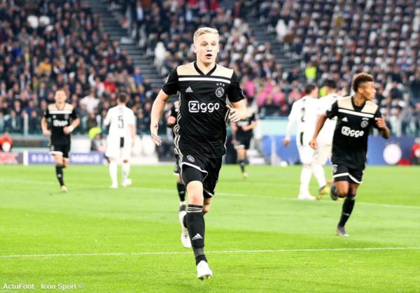 Le PSG aurait accéléré pour Van de Beek
