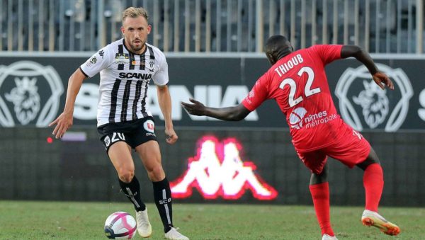 Le Stade Rennais accélère pour Flavien Tait