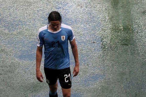 PSG : le départ d’Edinson Cavani se complique