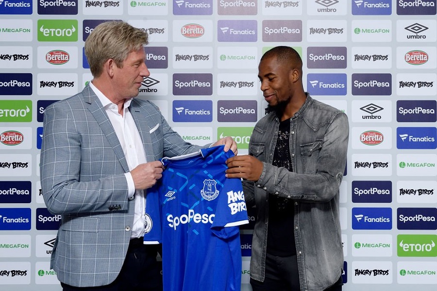 Officiel : Djibril Sidibé prêté à Everton