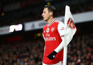 Arsenal : une porte de sortie pour Mesut Ozil