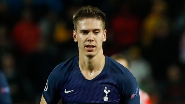 Le FC Barcelone vise un défenseur des Spurs