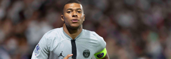 Xavi rêverait d’entraîner le parisien Kylian Mbappé !