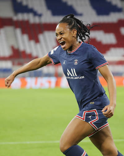 Marie-Antoinette Katoto, la meilleure buteuse de l'histoire du PSG, lors d'une rencontre face au Bayern Munich lors de l'édition 2021 / 2022 de la Ligue des Champions.