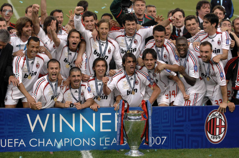 Les joueurs de l'AC Milan célèbrent leur victoire en 2007
@IMAGO