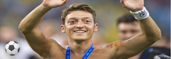 Mesut Özil annonce sa retraite