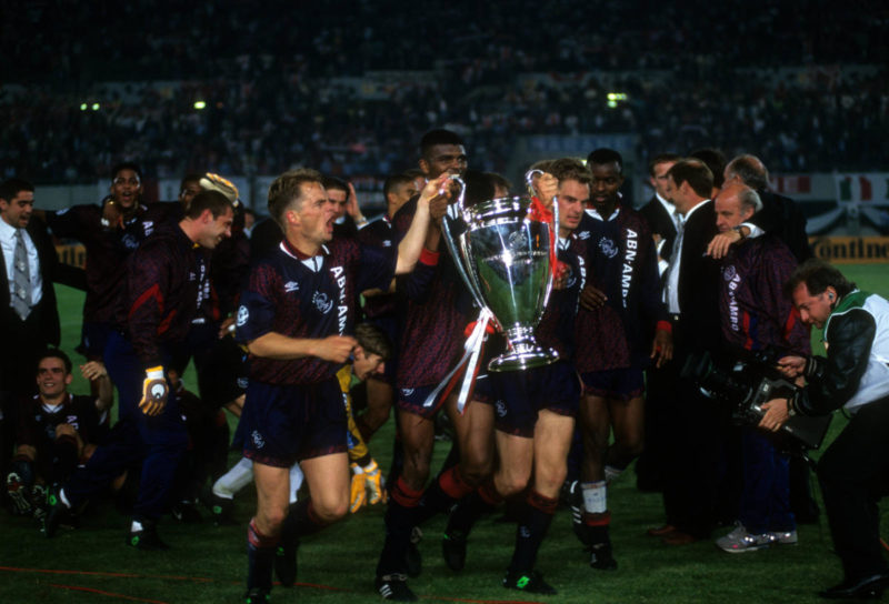 Les joueurs de l'Ajax célèbre leur victoire en 1995
@IMAGO 
