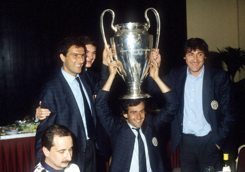 Michel Platini et ses coéquipiers de la Juventus avec la Ligue des champion
@IMAGO