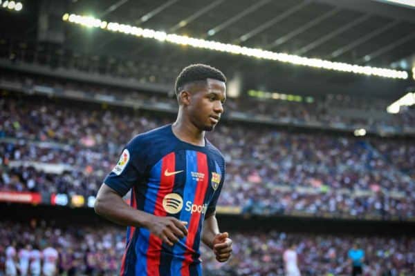 Le Barça fixe le prix de son prodige, le PSG parmi les prétendants
