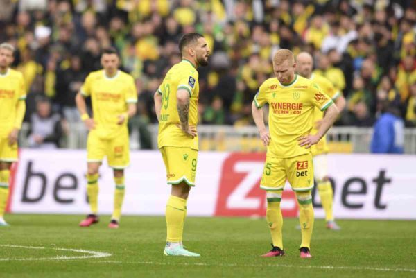 Les relations tendues entre Kombouaré et les joueurs continuent d’affecter le mercato nantais