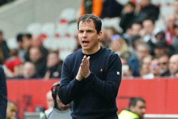 Régis Le Bris reste à Lorient malgré la crise : Pourquoi ce choix est risqué?