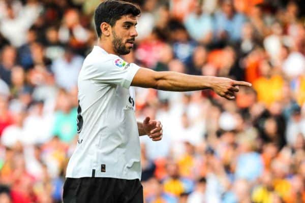 Officiel : Lyon (OL) annonce le départ d&rsquo;un défenseur vers Valence pour 5 millions d&rsquo;euros