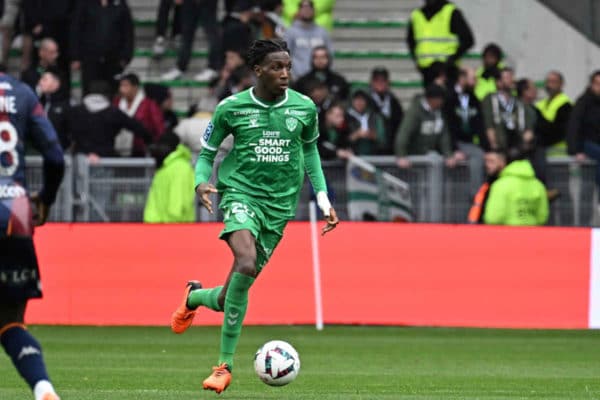 ASSE : Un club de Premier League s’intéresse à un milieu de terrain puissant