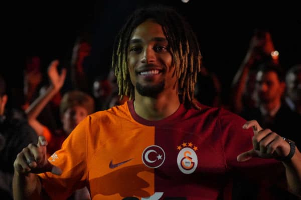 Burnley : offre faite pour Sacha Boey (Galatasary)