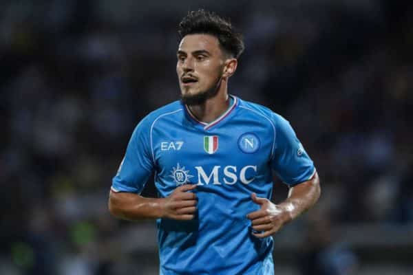 Liverpool se penche sur Eljif Elmas