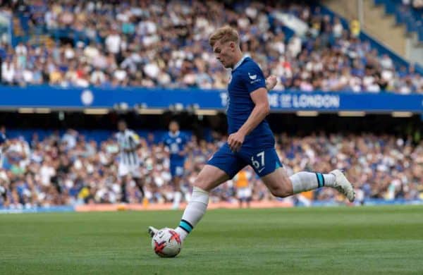 Chelsea : Lewis Hall prêté chez les Eagles ?