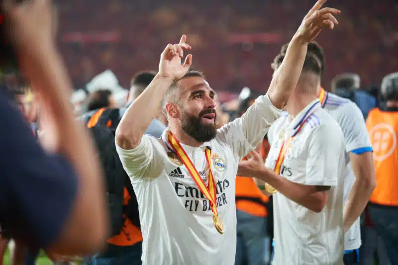 Daniel Carvajal - top 10 des salaires du Real Madrid Daniel Carvajal lors de la victoire du Real Madrid en finale de la Coupe du Roi. ©xVicentexVidalx