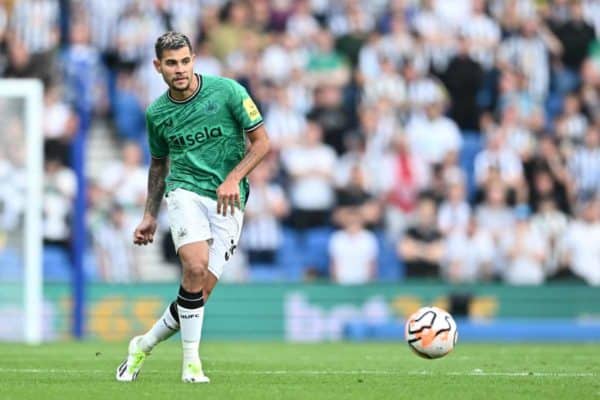 Newcastle avance pour Guimaraes