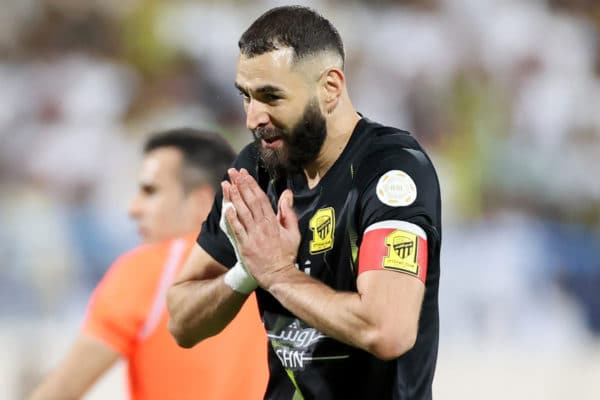 Les images de la première visite de Benzema en Algérie