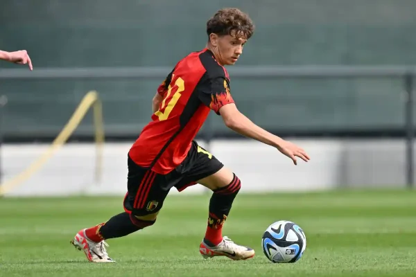 La pépite Konstantinos Karetsas prêt à armer une frappe