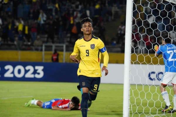 Dortmund vise un jeune buteur équatorien