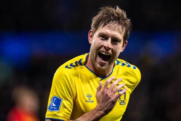 Manchester United active une piste au Danemark pour dénicher un milieu offensif