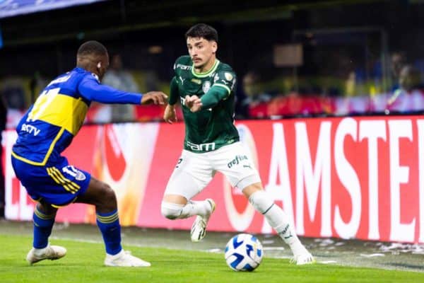 Aston Villa aimerait recruter un joueur de Palmeiras