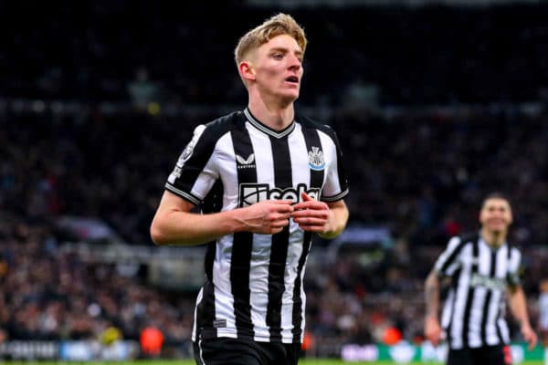 PSG-Newcastle: Anthony Gordon l’arme secrète des Magpies ?