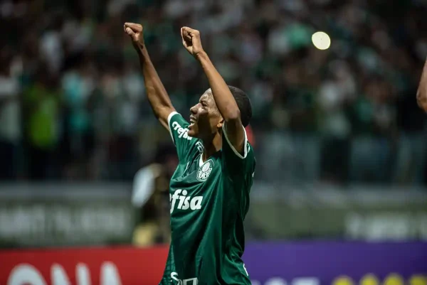 Manchester United arrive sur la pépite Estevão