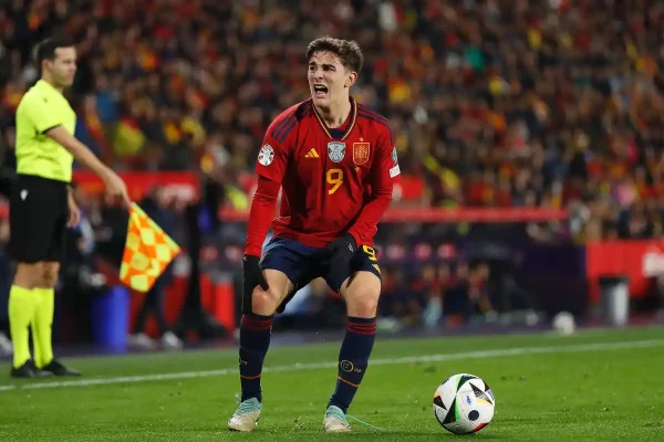 Gavi blessé avec l'Espagne