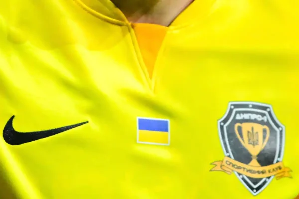 Sur fond de guerre, un match de football ukrainien dure cinq heures