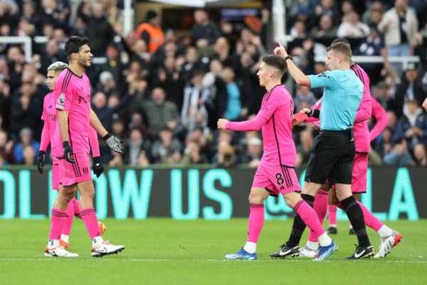 Premier League : rouge pour Raúl Jiménez (Fulham) après un coup d’éclat de la WWE