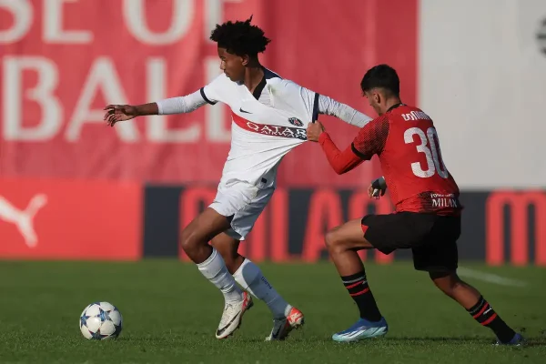 Alerte PSG: Dortmund vise un joyau parisien de 17 ans!