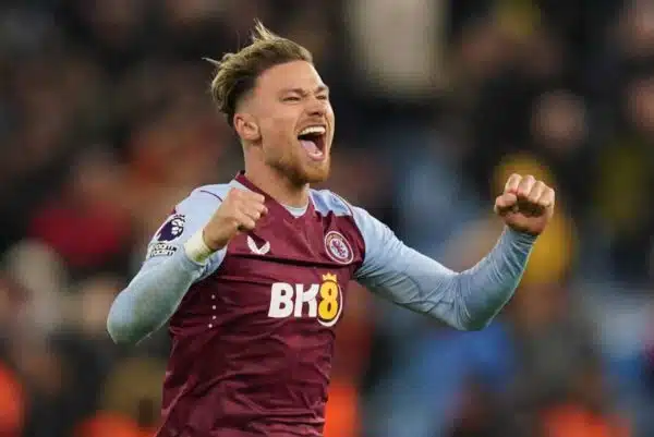 Matty Cash a prolongé avec Aston Villa ©Alamy