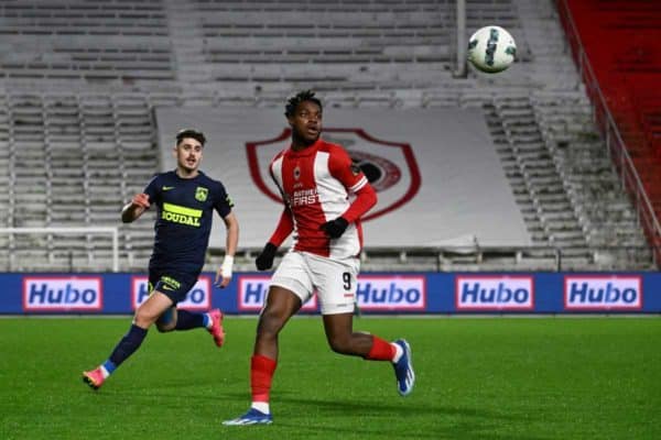 À 17 ans, il fascine déjà l’Europe : Découvrez le prodige Ilenikhena!