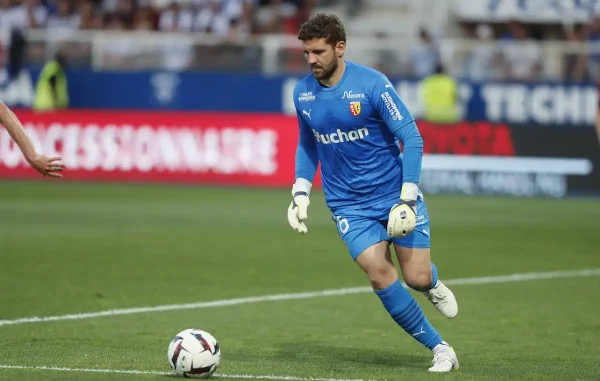 Officiel : Jean-Louis Leca prolonge avec le RC Lens