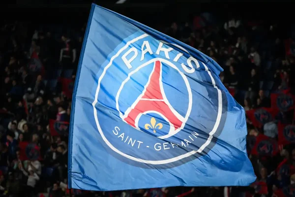Les images du 4e maillot du PSG ont fuité