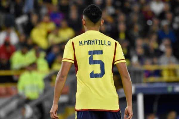 Liverpool : un jeune talent colombien pour renforcer la défense ?