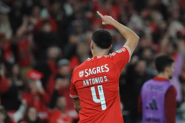 Le Benfica fixe le prix d’Antonio Silva