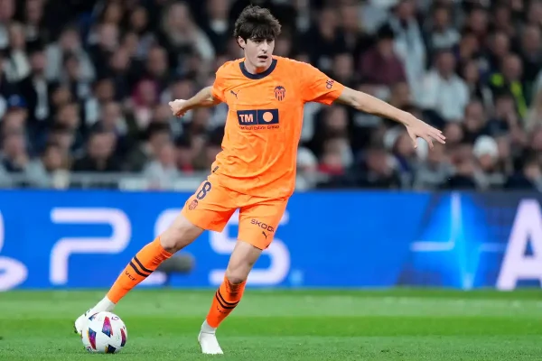 Aston Villa entre en piste pour un jeune talent espagnol