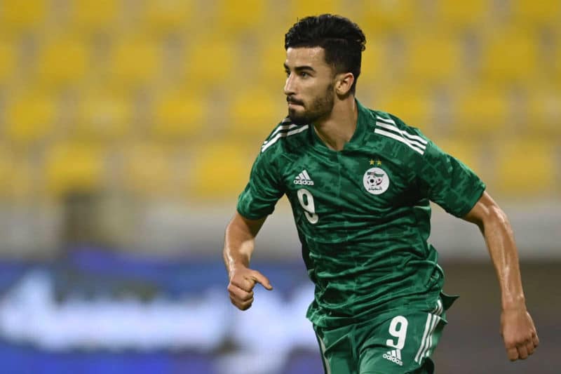 Mohamed Amoura pour l'équipe nationale d'Algérie en 2022 ©️IMAGO /  Xinhua