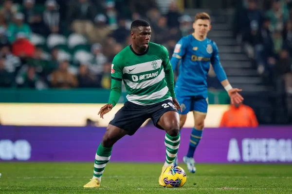 Le PSG surveille un défenseur international ivoirien