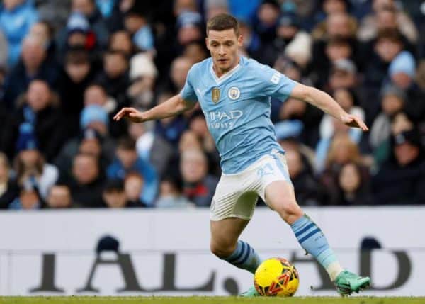 Le FC Barcelone demande de l’aide à Manchester City pour dénicher un latéral gauche