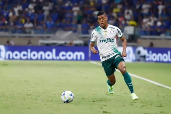 Ls Stade Rennais se penche sur un défenseur évoluant au Brésil
