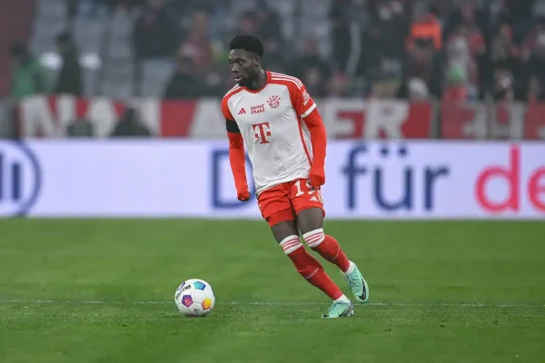 Alphonso Davies : Le Real en attente, le Bayern contre-attaque