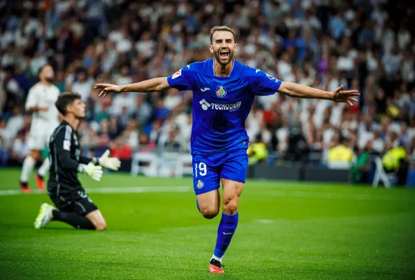 Arsenal aurait ENFIN trouvé son numéro 9 ! Les Gunners ont fait une offre de 26M