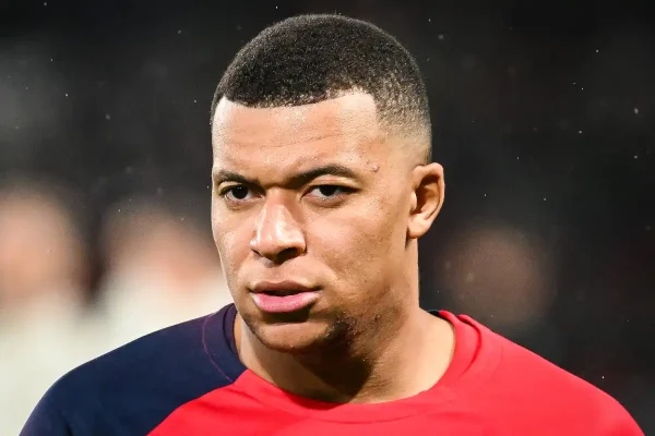 PSG : Pourquoi Kylian Mbappé va-t-il rester au Paris Saint-Germain ?