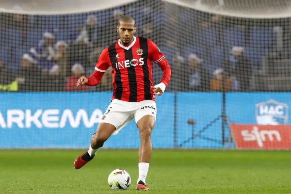 Todibo pourrait rejoindre Liverpool au lieu de Man. United